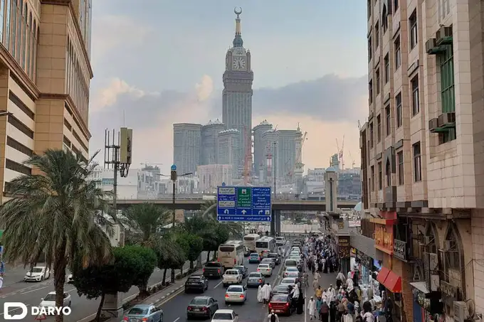 O‘zbekistonda umra xizmatlarini litsenziyasiz reklama qilgan 7 ta turoperator jarimaga tortildi