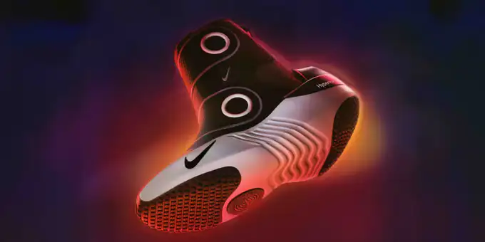 Nike mashg‘ulot oldidan oyoqlarni mashqlarga tayyorlaydigan aqlli krossovkalarni sotuvga chiqaradi