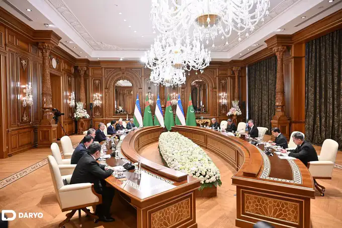 Samarqandda O‘zbekiston—Turkmaniston muzokaralari bo‘lib o‘tdi (foto)