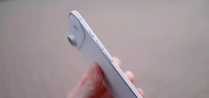 iPhone 17 кичик батареяси туфайли аккумуляторли ғилоф билан ишлаб чиқарилади