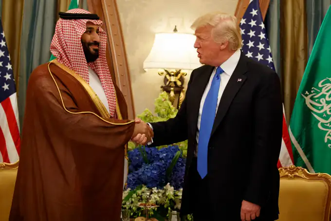 Pul, qurol va siyosat: Trampning Saudiya Arabistoniga tashrifida nimalarga erishildi?