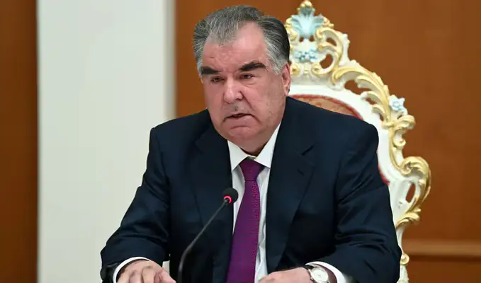 Тожикистон президенти ижтимоий тармоқлардаги лайклар учун қамашни бекор қилди