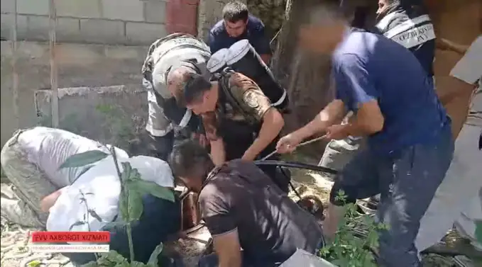 В Андижане спасатели вытащили 7-летнего ребенка из колодца глубиной 40 метров (видео)