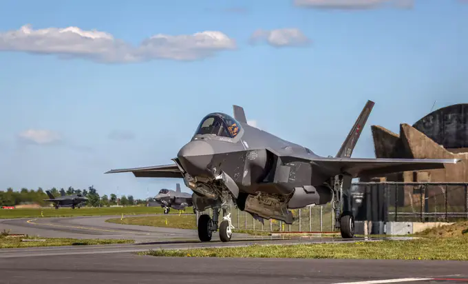 Данияга АҚШдан яна тўртта F-35 қирувчи самолёти етиб келди 