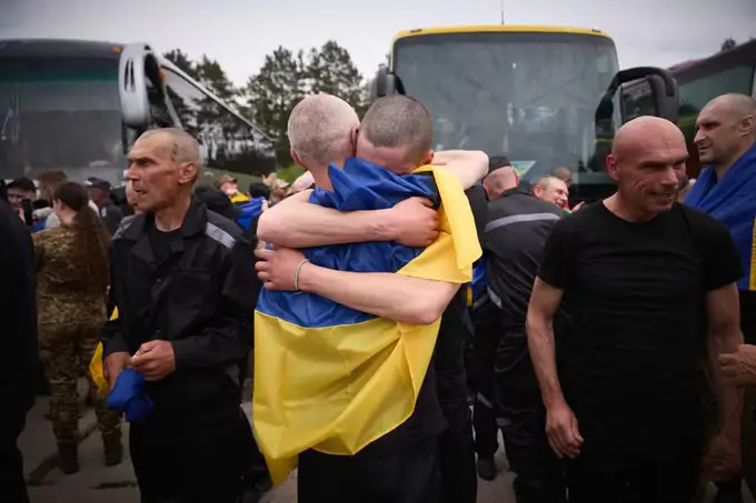 Ukraina va Rossiya asirlar ayirboshlashni yakunladi (foto)