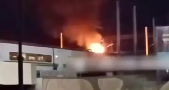 “Afrosiyob” poyezdi ichida odamlari bilan yonib ketgani haqida xabarlar tarqaldi (video) 