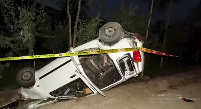 Xorazmda Tico ag‘darilib ketishi oqibatida 18 yoshli yigit halok bo‘ldi (video)