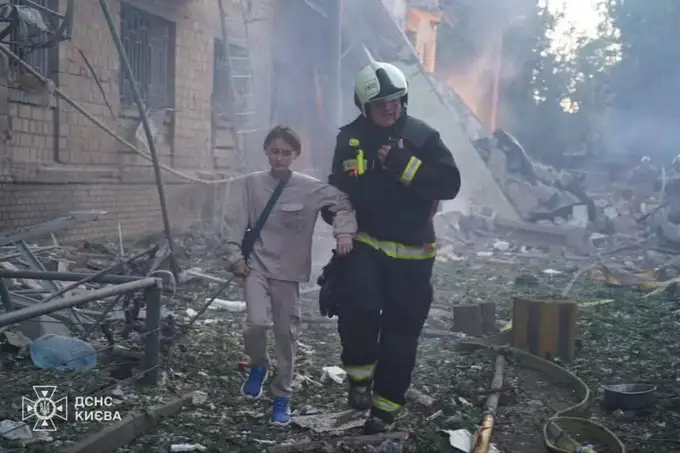 Rossiya tunda Ukraina poytaxtiga hujum qildi. Qurbonlar bor (video, foto) 
