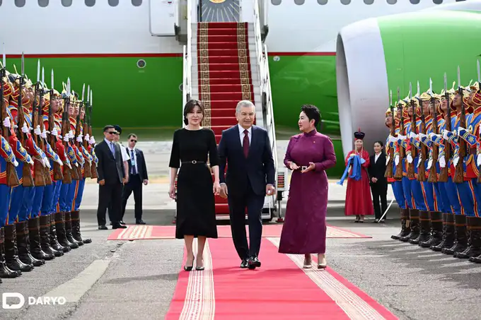 Shavkat Mirziyoyev rafiqasi bilan Mo‘g‘ulistonga tashrif buyurdi (foto)