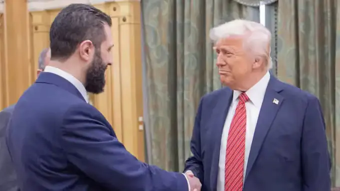 Трамп Сурияга қарши санкцияларни расман бекор қилди