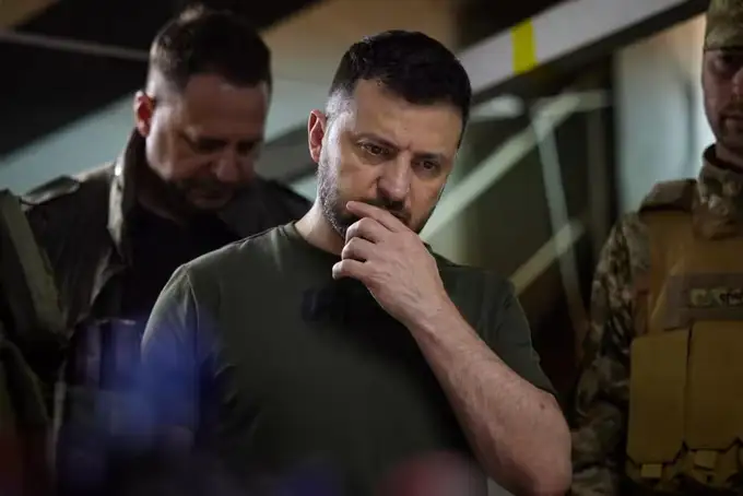 Zelenskiy AQSHdan qurol yetkazib berish cheklangach bayonot berdi