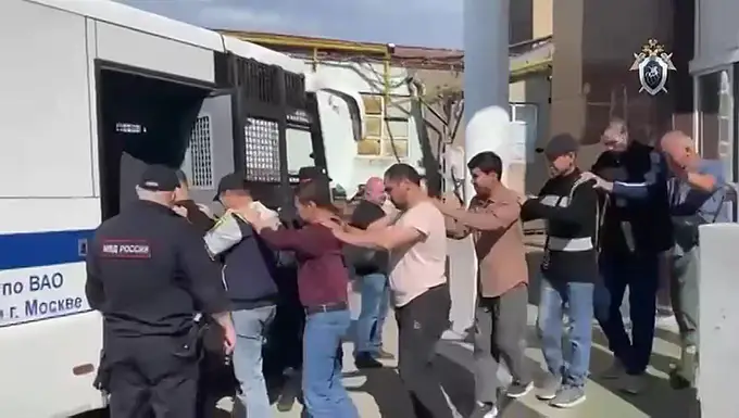 Москвадаги рейдда 500 дан ортиқ мигрант ушланди (видео)