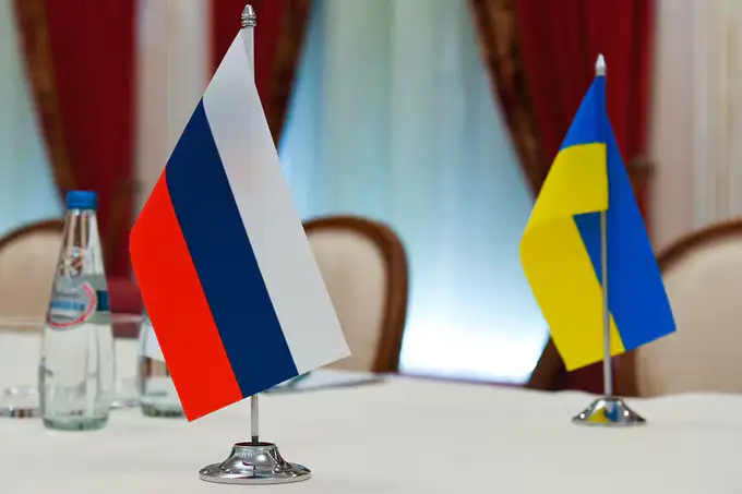 “Ukrainadagi mojaroning yakuni muzokaralar orqali emas, balki jang maydonida hal bo‘ladi” — ekspert 