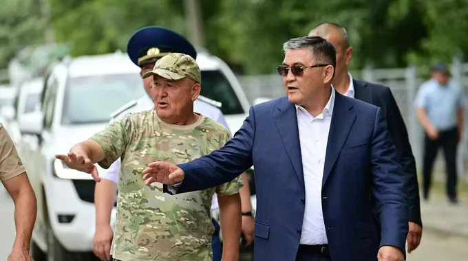 Қирғизистонда бўлиш қоидаларини бузган шахсларни мамлакатга 5 йилгача киритмаслик бўйича қонун ишлаб чиқилади
