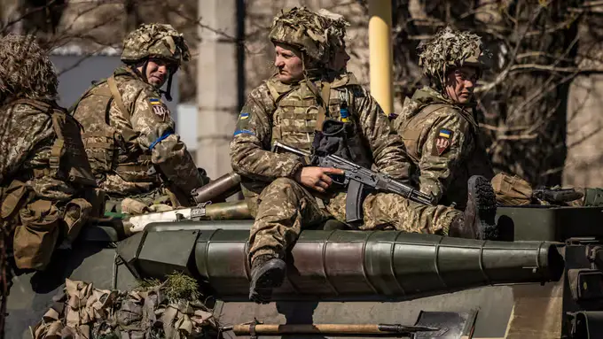 “Ukraina Rossiyaga qarshi turish uchun qurol ishlab chiqarishni oshiradi” — Zelenskiy