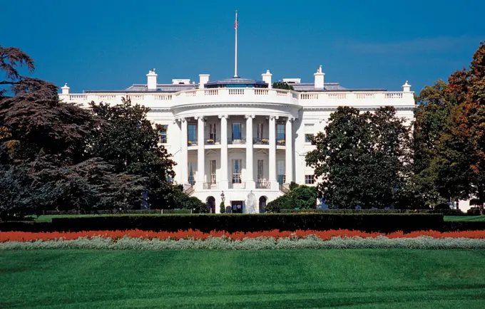 Доналд Трамп АҚШ архитектурасини яна гўзал қилишни буюрди