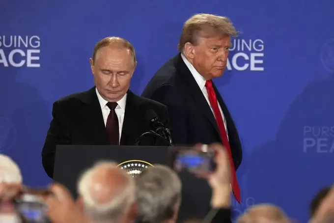 Трамп: “Путин ва Зеленский ўртасидаги икки томонлама учрашув ҳақида билмайман, лекин уч томонлама учрашув бўлади”