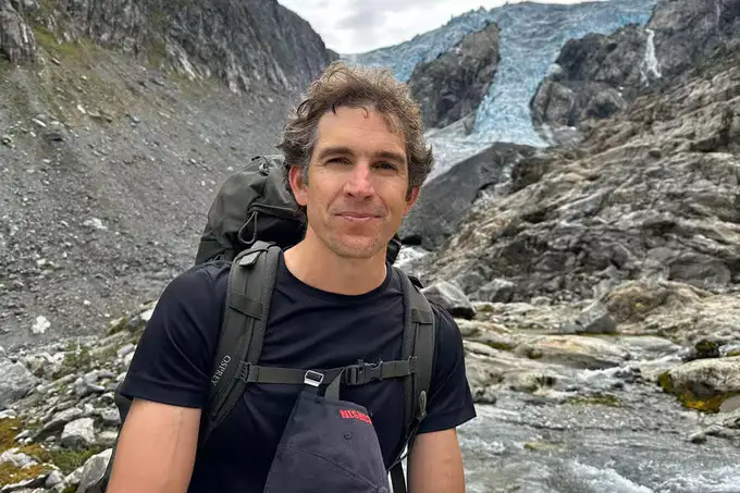 Norvegiyada besh kun oziq-ovqatsiz  muzlikda qolib ketgan amerikalik eko-jurnalist qutqarildi 