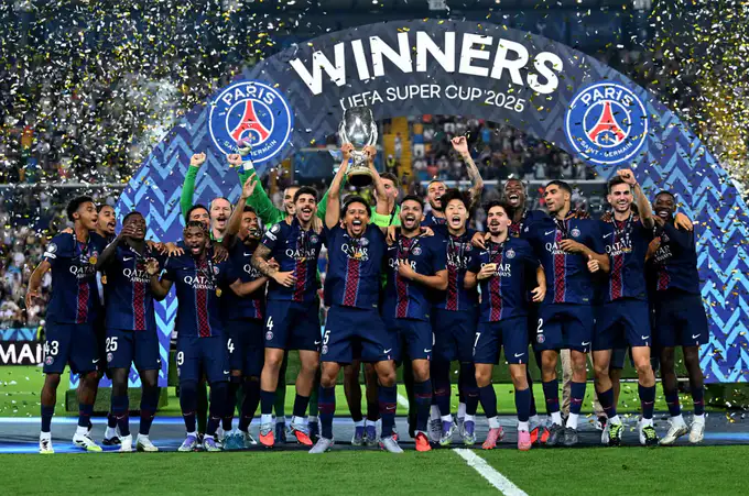 UEFA Superkubogi bahsi oldidan G‘azodagi urushga qarshi banner namoyish etildi (foto)