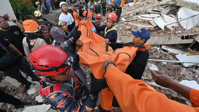 Indoneziyada 6 magnitudali zilzila sodir bo‘ldi (video)