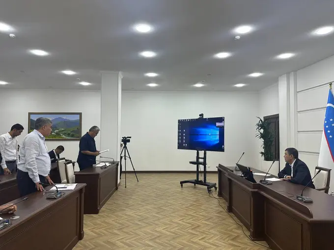 Эркинжон Турдимов мажбурий меҳнат ҳолати ортидан Ховос ҳокимига ҳайфсан берди
