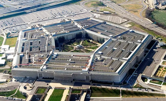 Трамп переименовал министерство обороны США в министерство войны
