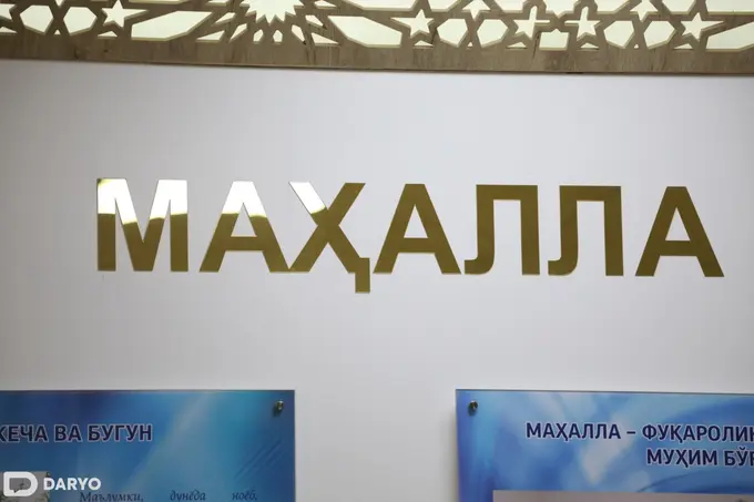 В Навои председатель махалли домогался женщины, попросившей внести её в «Женскую тетрадь»