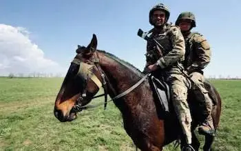 Rossiya armiyasiga kavaleriya qaytdi: otliqlar endi hujumga tashlanishi mumkin