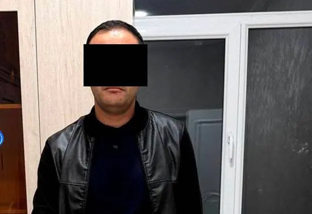 В Андижане замхокима задержан при получении 15 000 долларов