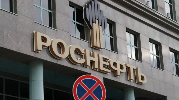 Трампнинг санксиялари сабаб “Роснефт” ва “Лукойл” қиймати 5,2 млрд долларга тушиб кетди