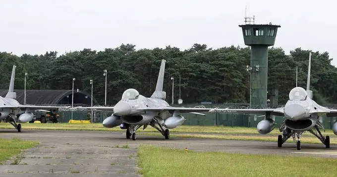 Belgiyadagi NATO bazasi ustidan noma’lum dronlar uchib oʻtdi