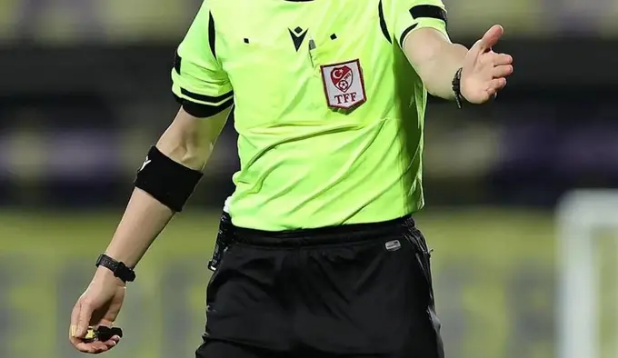 Turkiyada futbol hakamlariga qarshi tergov boshlandi: 17 kishi hibsda, Superliga klubi prezidenti ham pul tikishda gumon qilinmoqda