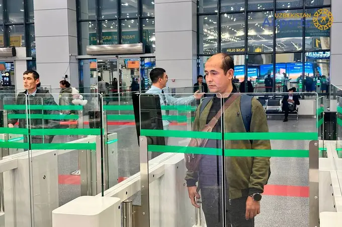 Toshkent aeroportining uchib kelish zalida 20 soniyada bajariladigan pasport nazorati tizimi yo‘lga qo‘yildi