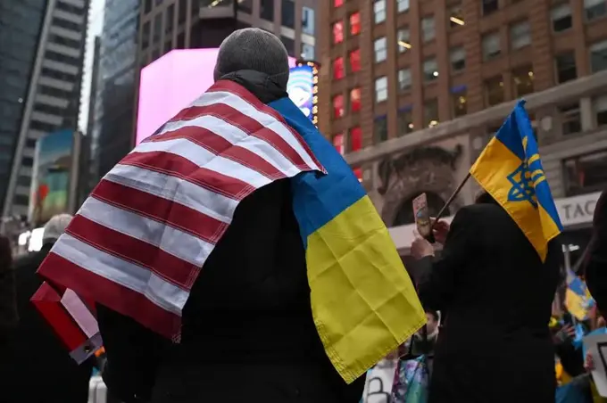 АҚШда яшаётган 200 мингдан ортиқ украиналик ҳуқуқий мақомини йўқотиши мумкин
