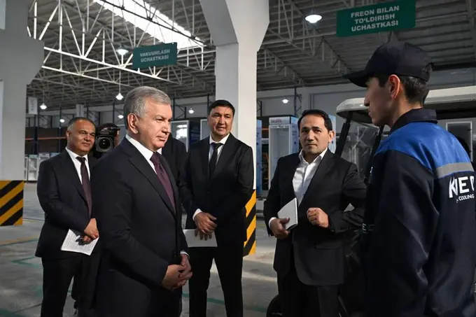 Shavkat Mirziyoyev yiliga 440 mlrd so‘mlik mahsulot ishlab chiqaradigan korxona faoliyati bilan tanishdi