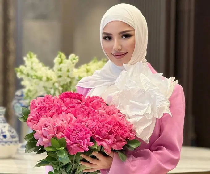 Onasining hayotini saqlab qolgan, ikkinchi turmushini sir tutgan, asli kasbi psixolog Muqaddas Sa’dullayeva 35 yoshda