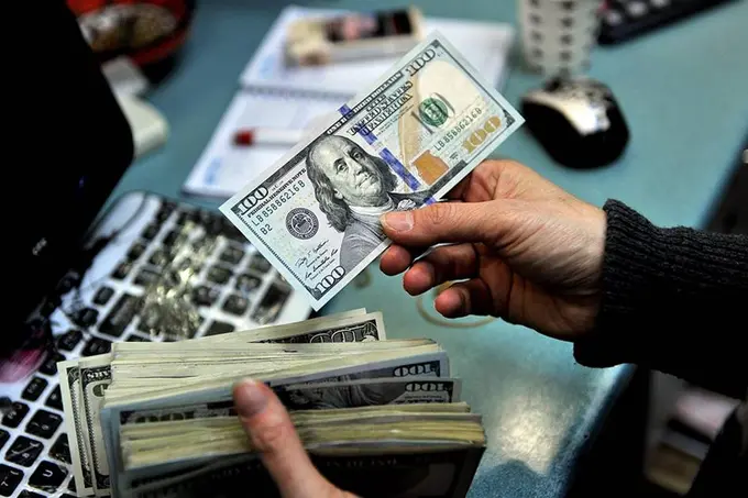 Oʻzbekistonda dollarlashuv darajasi pasaydi