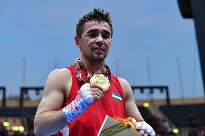 Boks bo‘yicha JCH. Hasanboy Do‘stmatov hamda Asadxo‘ja Mo‘ydinxo‘jayev oltin, Abdumalik Halokov kumush medalni qo‘lga kiritdi