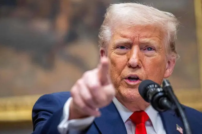 Трамп 39 та давлат фуқаролари учун АҚШга киришни чеклади