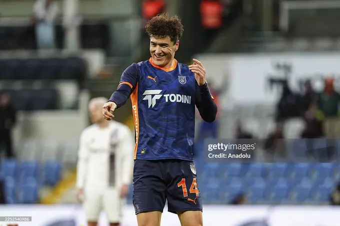 Nuri Shahin: “Shomurodov — sifatli futbolchi. Tarkibda shunday hujumchi borligi bilan klubni tabriklayman”