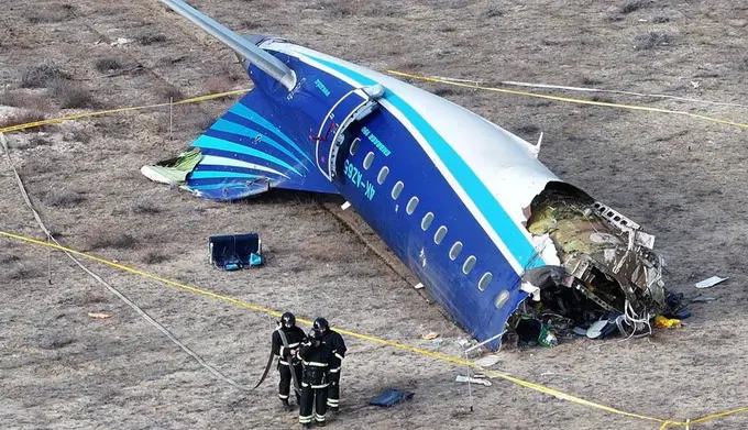 Rossiya AZAL samolyoti halokati bo‘yicha tergovni to‘xtatdi