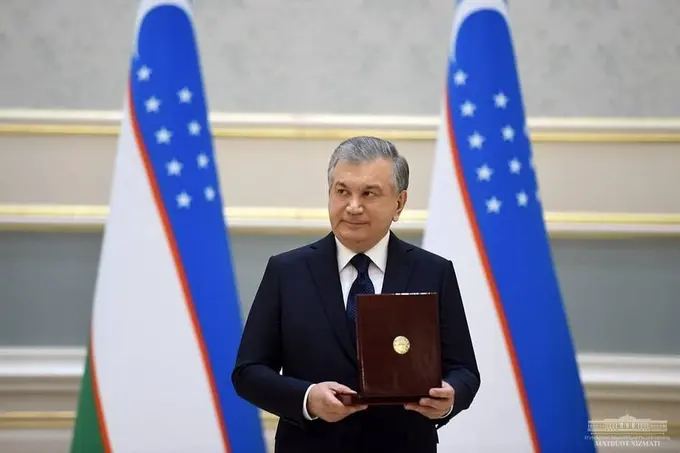 Шавкат Мирзиёев прокуратура органларининг бир гуруҳ ходимларини мукофотлади