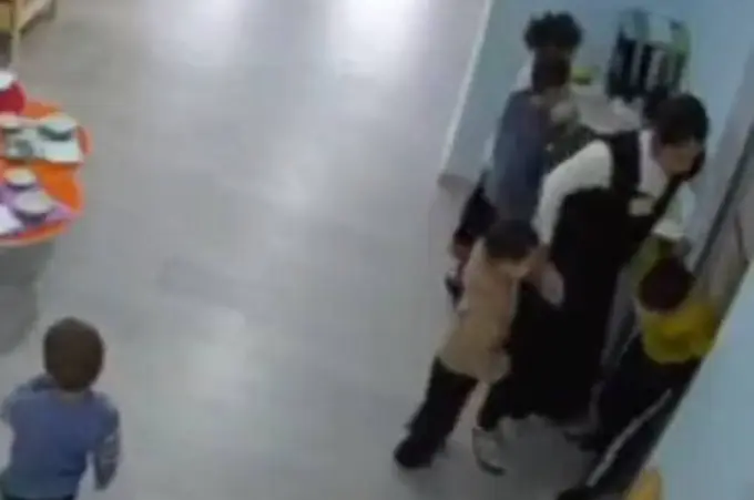 Chirchiqdagi imkoniyati cheklangan bolalarga qo‘pol munosabatda bo‘lgan tarbiyachilar ishdan haydaldi