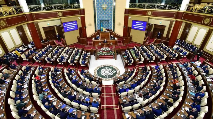 Қозоғистон парламенти Қурултой деб номланади