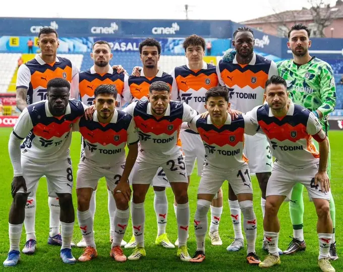 Turkiya chempionati. Shomurodov gol urgan, Fayzullayev assist qayd etgan bahsda “Bashakshehir” g‘alaba qozondi