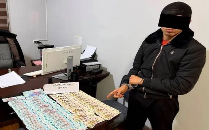 Наманганда 45 млн сўм миқдоридаги қалбаки купюрани сотаётган йигит ушланди
