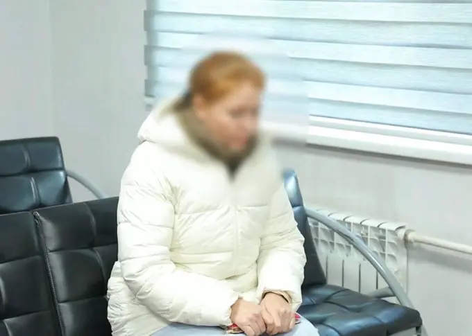 Тошкентдаги хусусий боғчада болани калтаклаган тарбиячига ҳукм чиқарилди