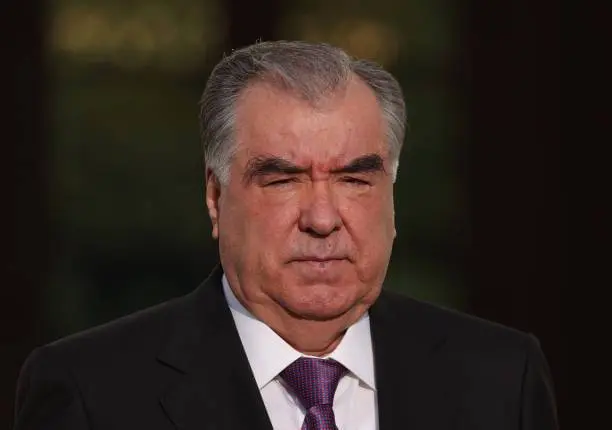 Эмомали Раҳмон соғлиғи ҳақидаги миш-мишлар фонида оммага кўринди