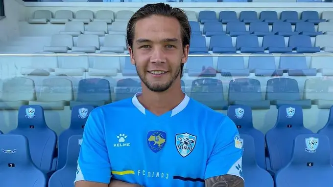 Ukraina klubi harbiy xodimni urgan futbolchi bilan shartnomani bekor qildi (video)