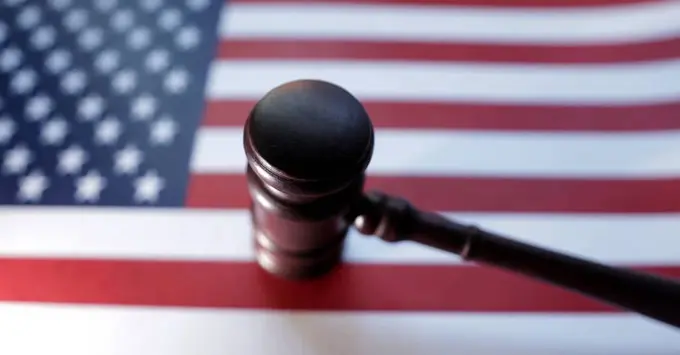 АҚШнинг 13 та штати Трамп маъмуриятини судга берди
